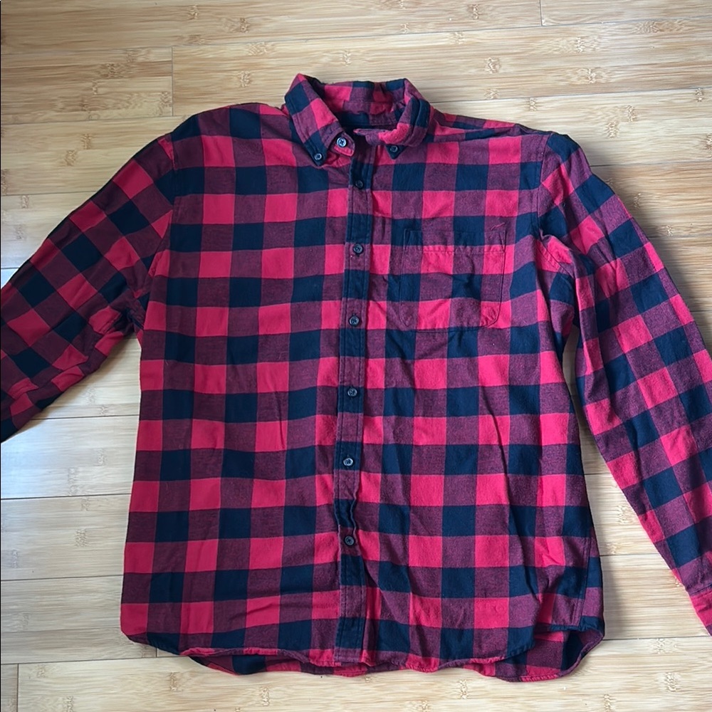 St. John's Bay Men's Red and Black Plaid Flannel Shirt Size Large